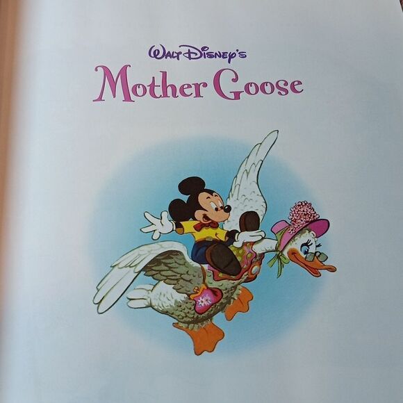 DISNEY NURSERY RHYMES & FAIRY TALES BOOK GREAT PRE-OWNED CONDITION - Picture 7 of 9
